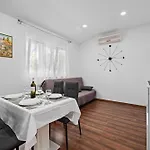 Art Apartment Brodarica (Sibenik-Knin)